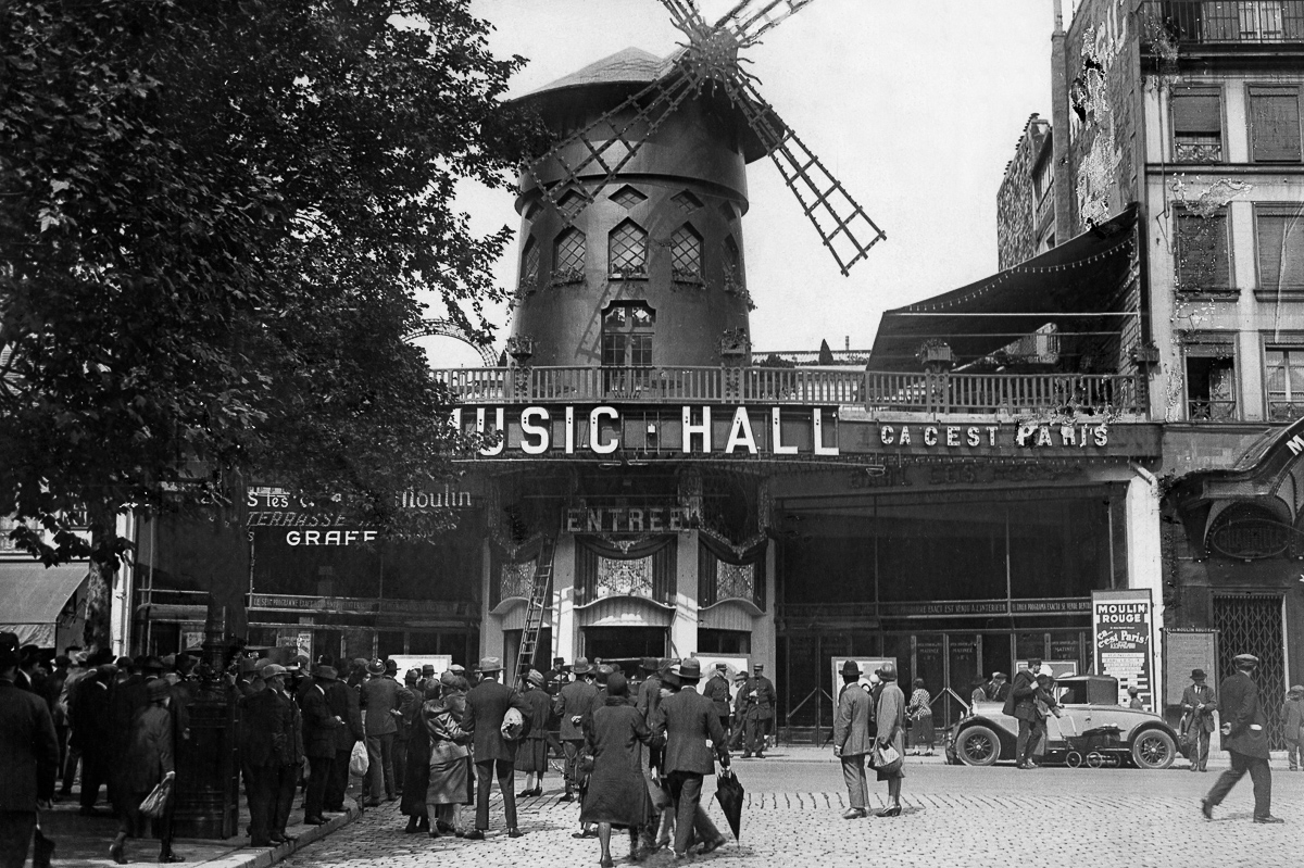 (GERMANY OUT) Vergnügungsstätte 'Moulin Rouge'- 1927 (Photo by ullstein bild/ullstein bild via Getty Images)